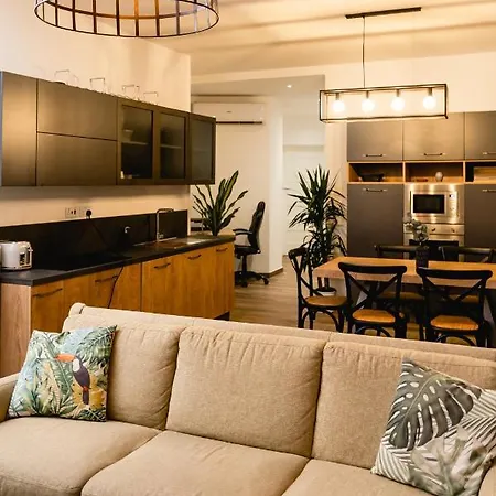 Apartment Luxurious Penthouse With Private Pool, Wifi & Ac By 360 Estates Msida