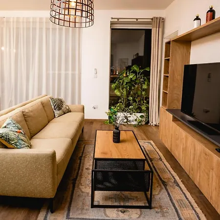 Luxurious Penthouse With Private Pool, Wifi & Ac By 360 Estates Apartment