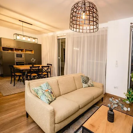 Apartment Luxurious Penthouse With Private Pool, Wifi & Ac By 360 Estates